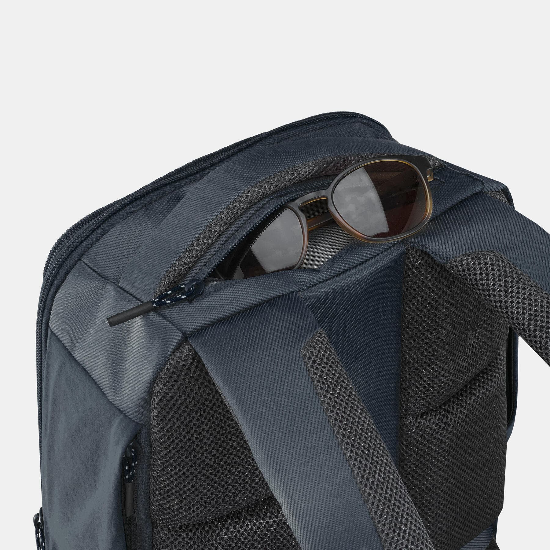 کوله پشتی کچوا 16 لیتری Quechua Outdoor Backpack – 16 L – Black – NH Escape 500 — تصویر ۸
