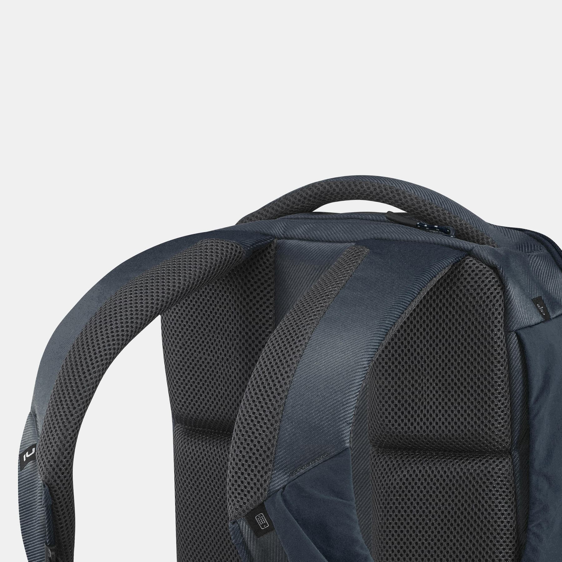کوله پشتی کچوا 16 لیتری Quechua Outdoor Backpack – 16 L – Black – NH Escape 500 — تصویر ۶