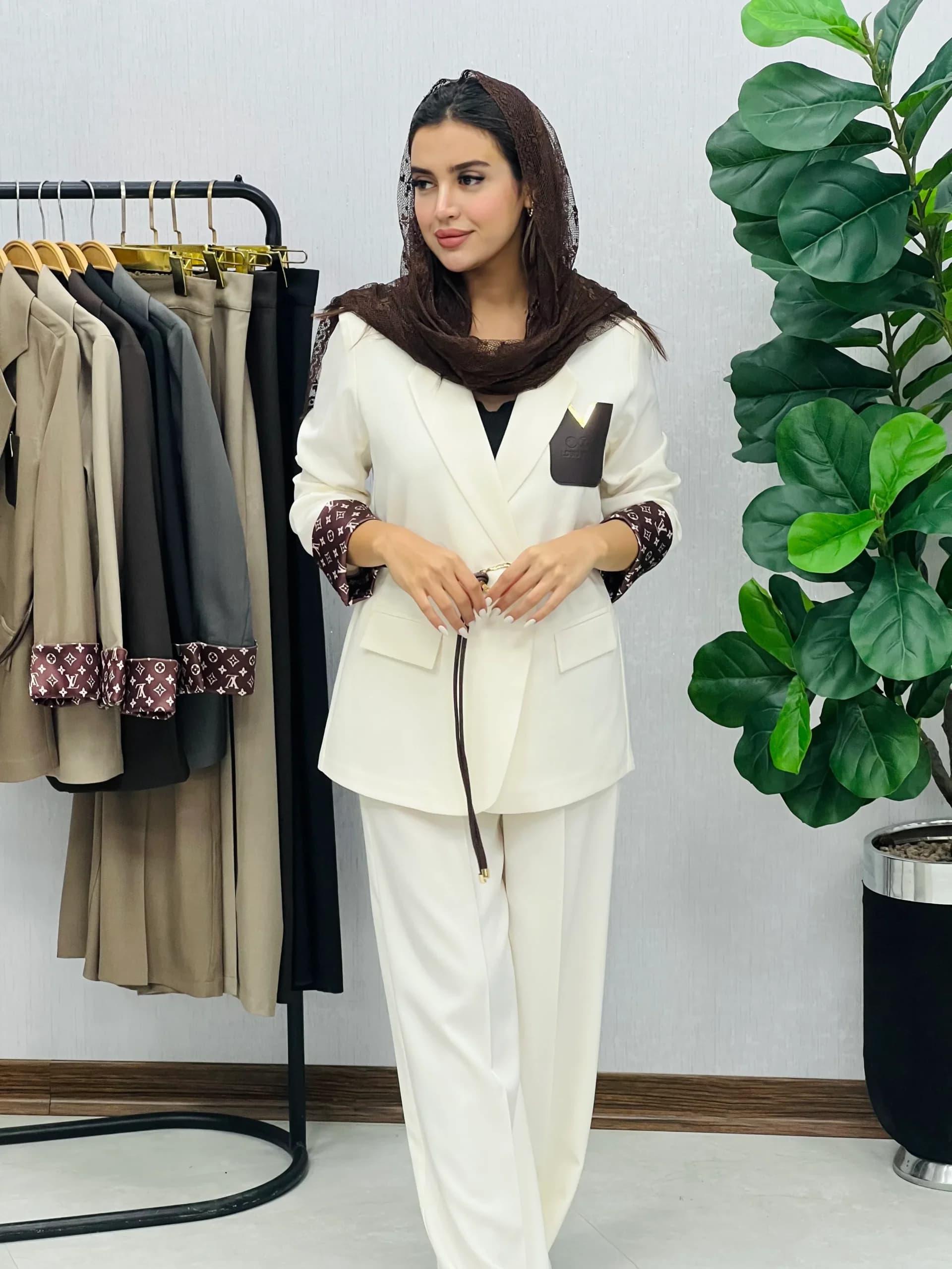 کت و شلوار بزیاق بهنوش — تصویر ۶