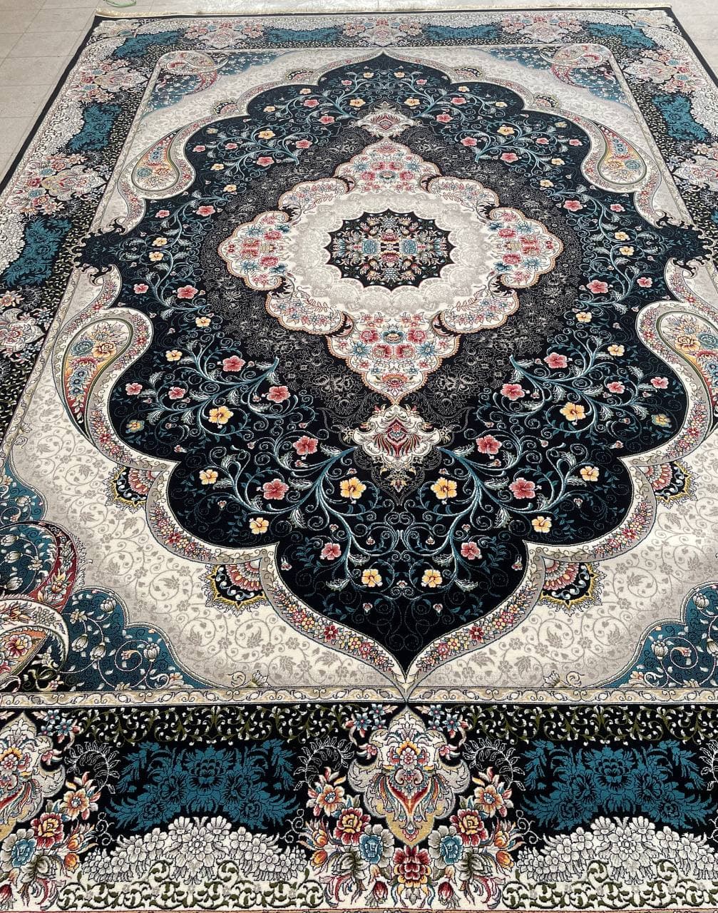 فرش سوگند سرمه ای 700 شانه تراکم 2550 ساده هشت رنگ — تصویر ۸