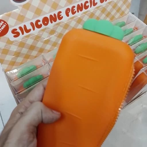 Sunny Day جامدادی سیلیکونی SD1001 طرح هویج 54582 — تصویر ۱۲