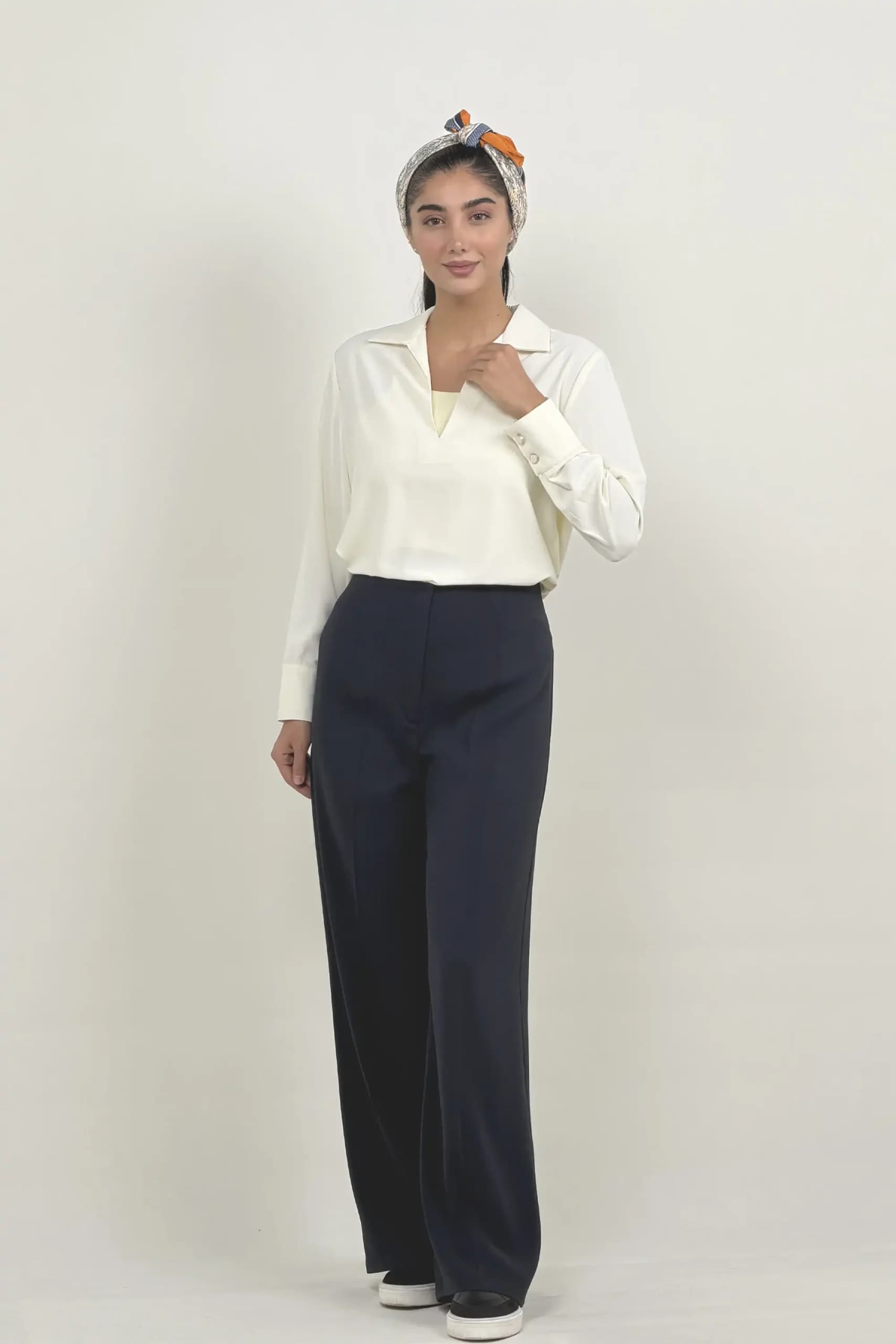 پلوشرت شومیز جلو بسته یقه شکاری — تصویر ۸