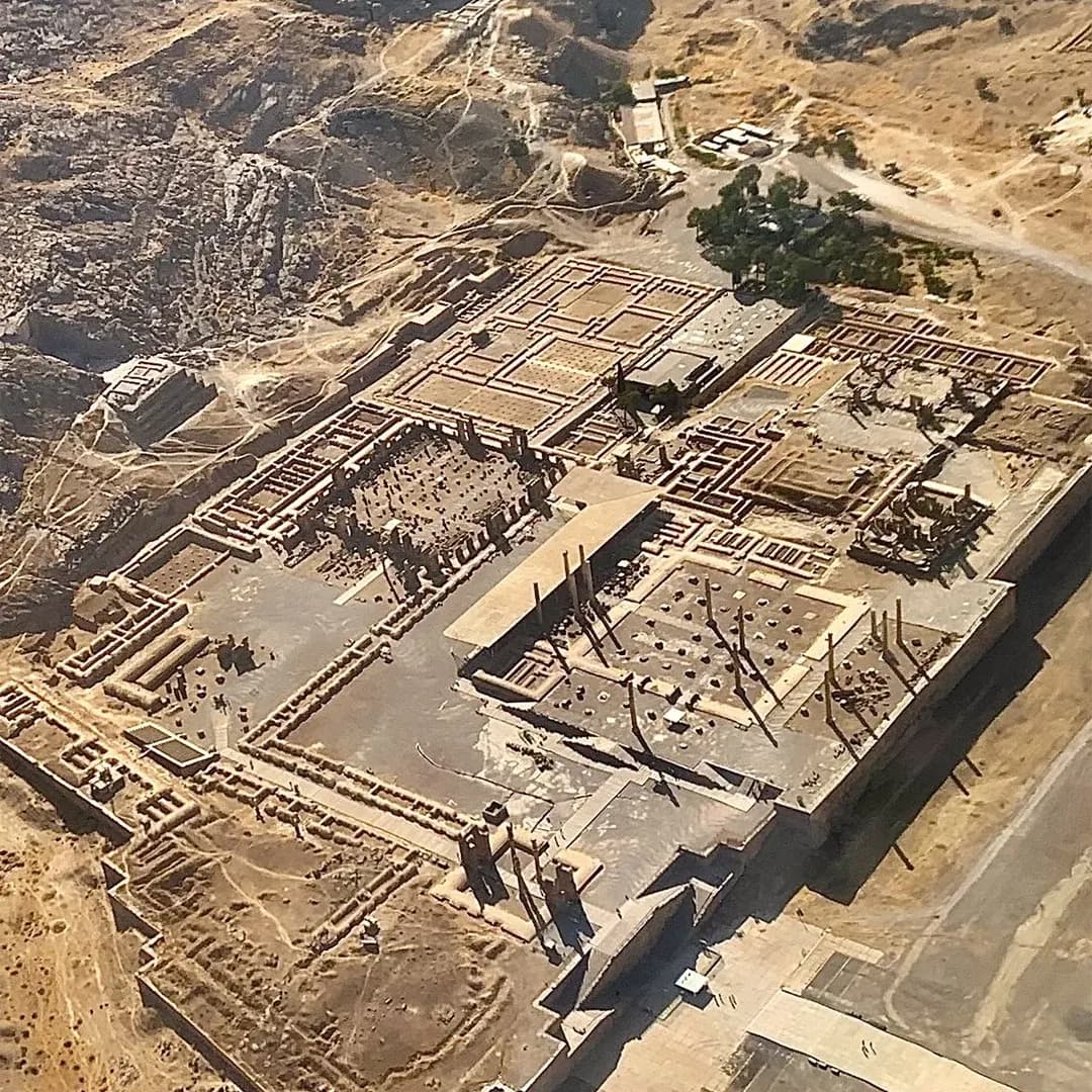 خلبان علیرضا خواجه | فرودگاه زرقان | هواپیما — تصویر ۸
