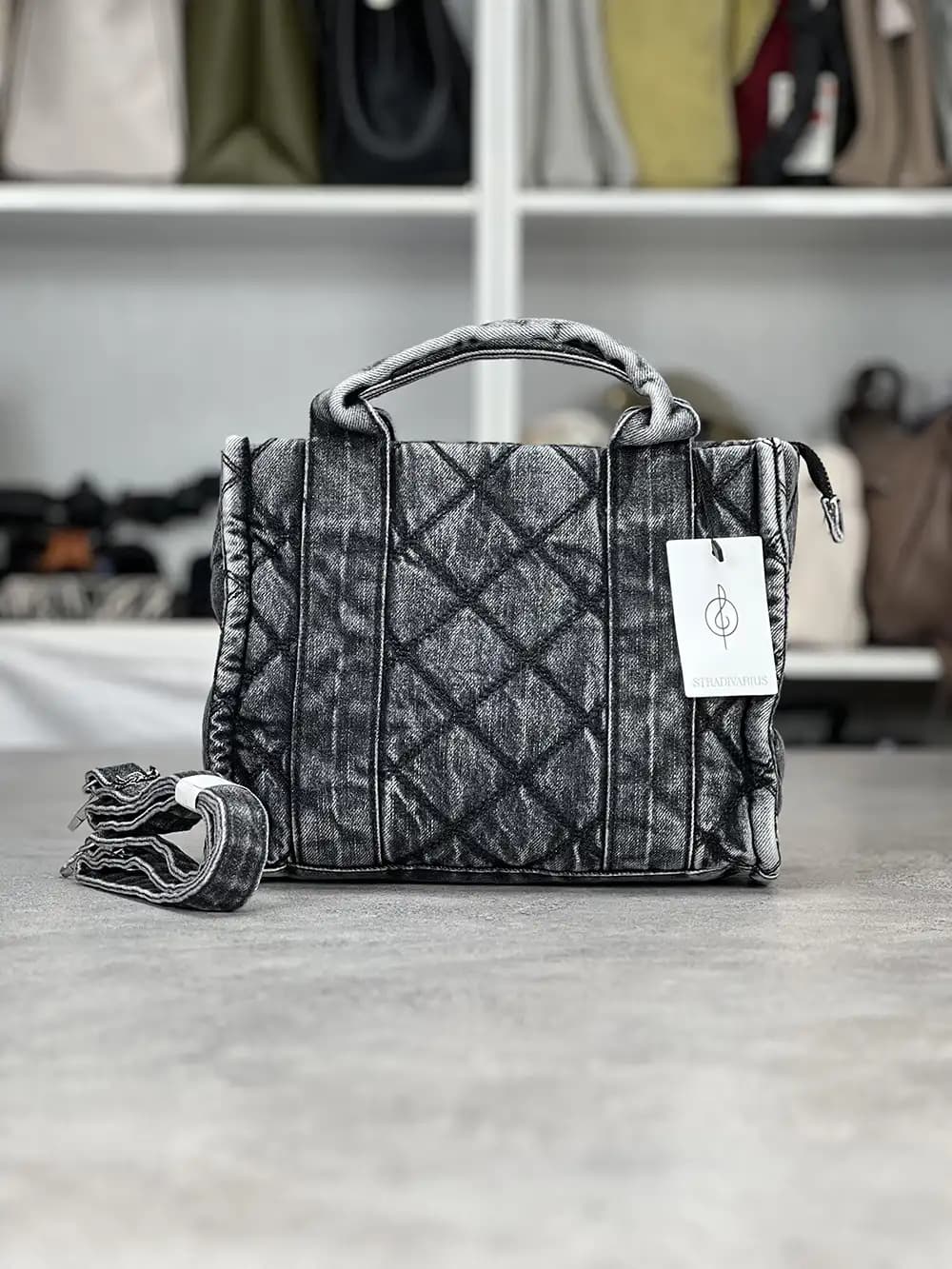 کیف دستی و دوشی زنانه اورجینال برند استرادیواریوس(Stradivarius) اسپانیا | مدل جین طوسی دو دسته — تصویر ۷