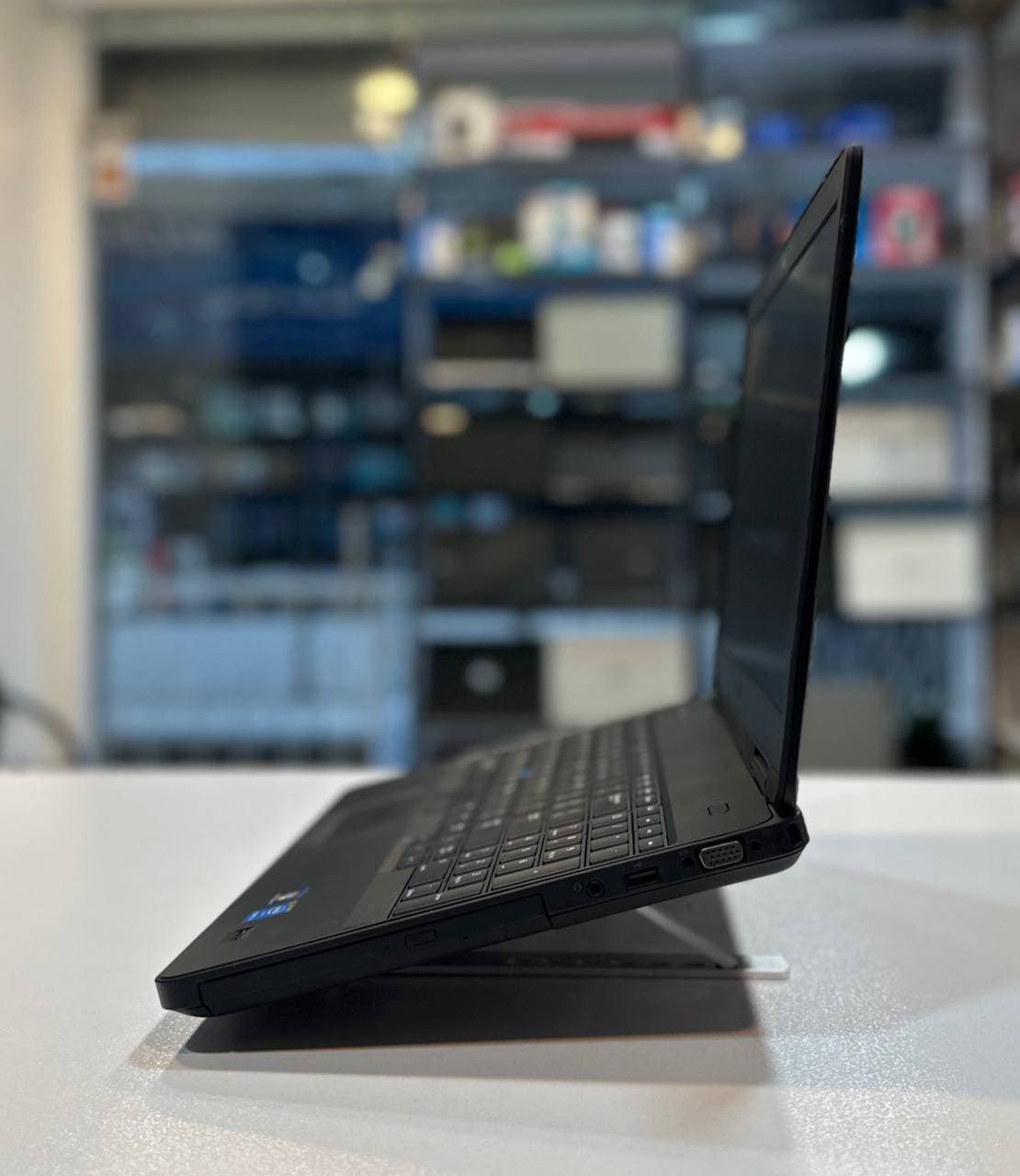 لپ تاپ کارکرده DELL LATITUDE E5540 -i5-4GB-500GB-2GB — تصویر ۴