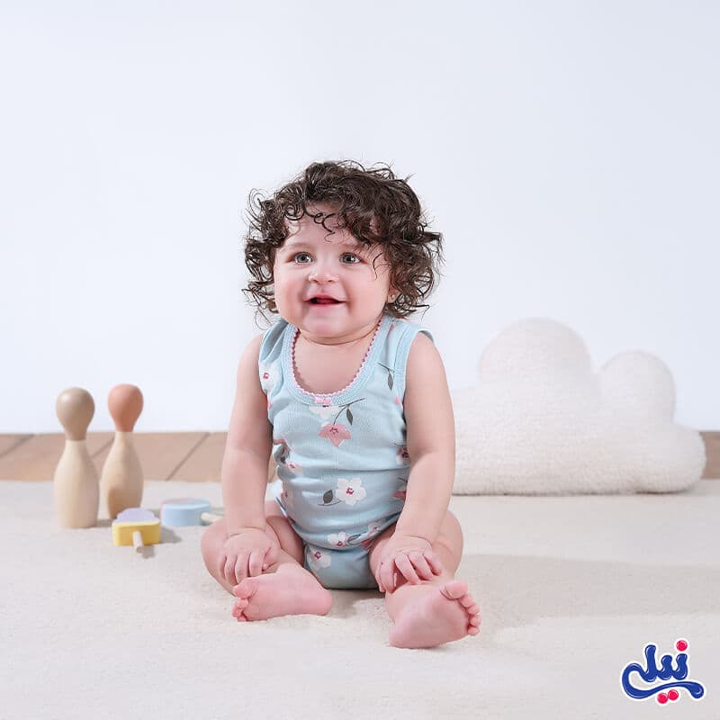 لباس زیر دکمه دار (بادی) رکابی نوزاد دخترانه طرح لاولی نیلی Nili Lovely — تصویر ۲