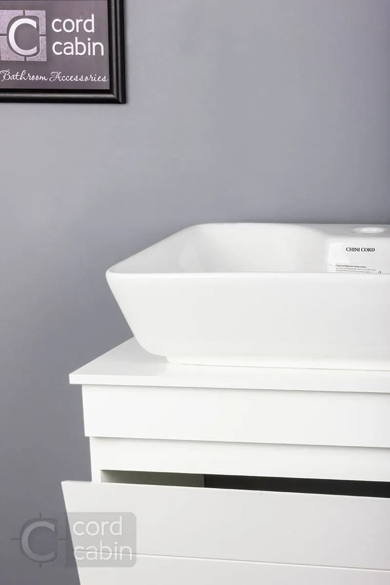 روشویی کابینتی و آینه باکس 40*60 طرح تمام سفید — تصویر ۴