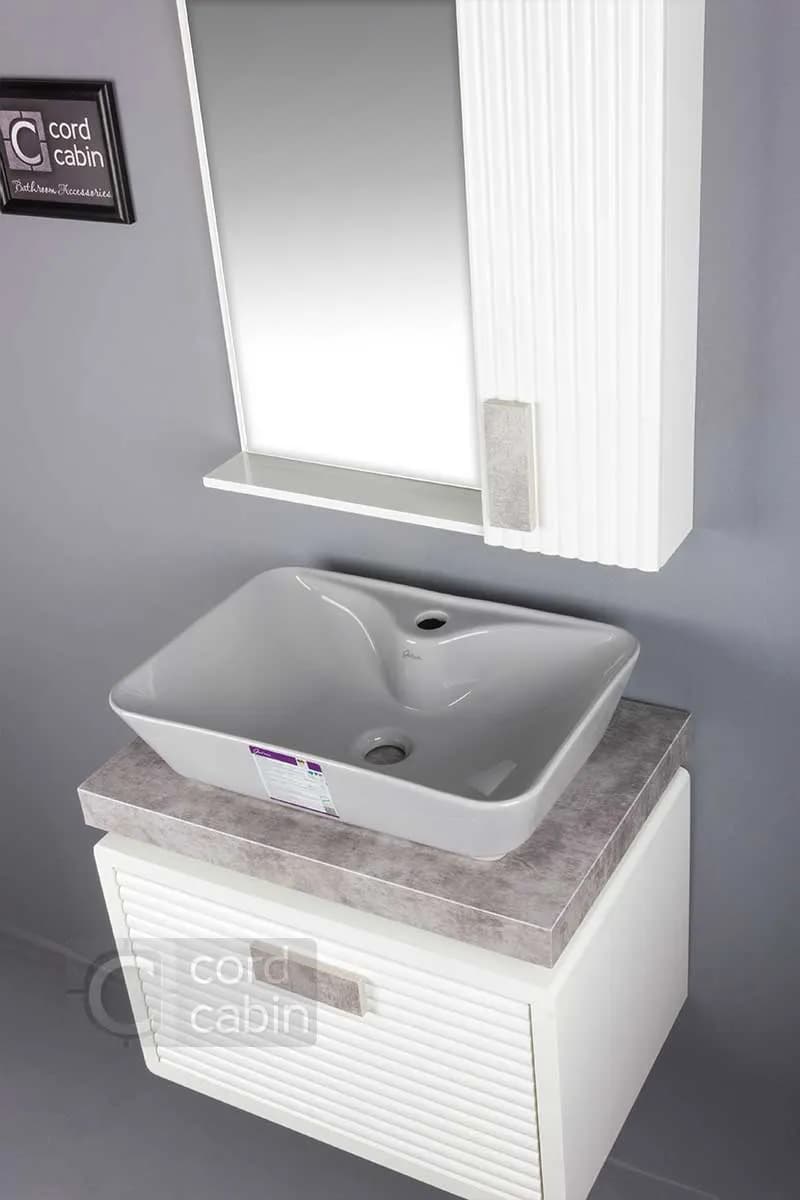 روشویی کابینت و آینه باکس طرح ریماک سفید پتینه با کاسه مستطیل طوسی گاتریا — تصویر ۴