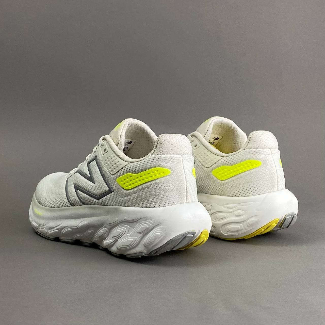 نیوبالانس مردانه ۱۰۸۰ New Balance مدل M1080F13 — تصویر ۴