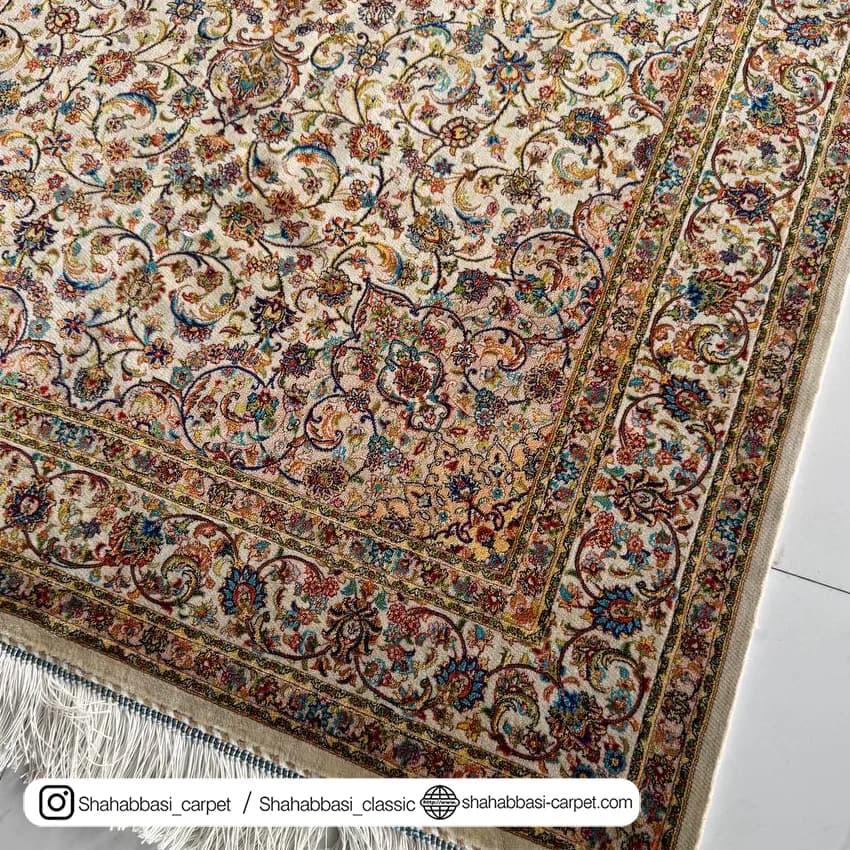 فرش تمام ابریشم کد 240 کرم — تصویر ۷