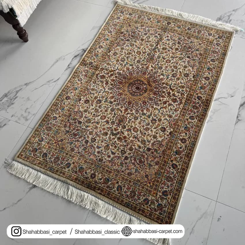 فرش تمام ابریشم کد 240 کرم — تصویر ۲