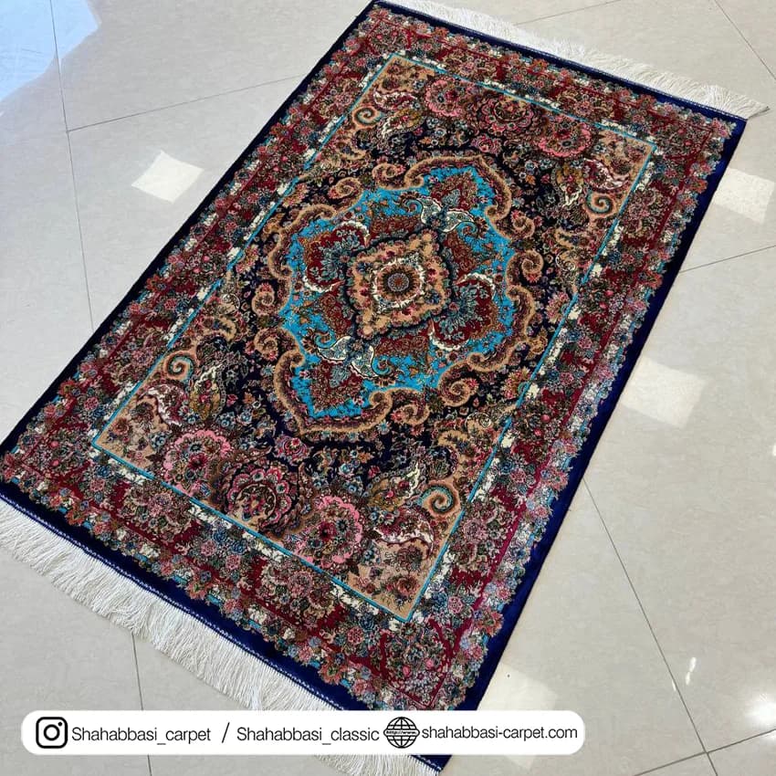 فرش تمام ابریشم کد 213 آبی کاربنی — تصویر ۲