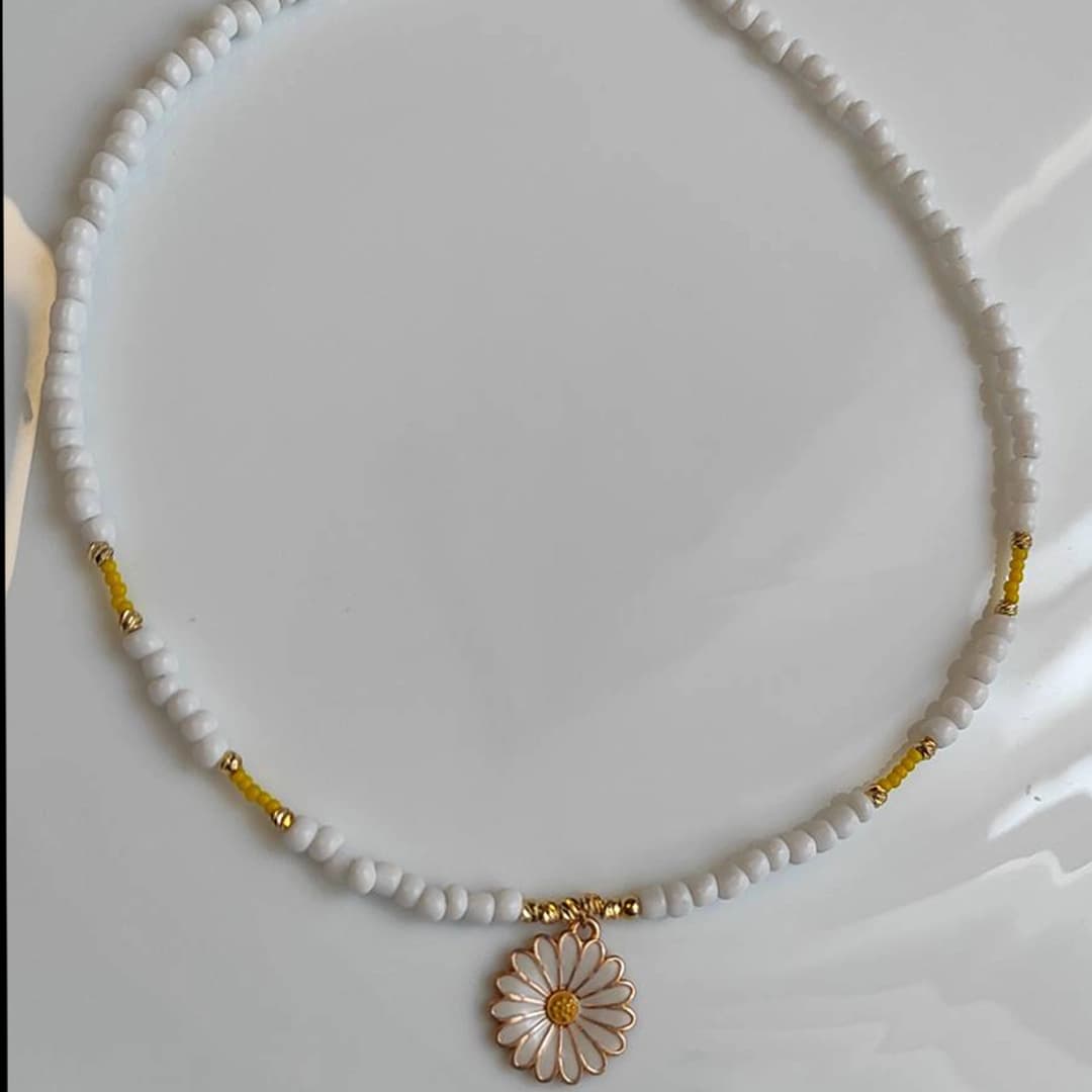 گردنبند منجوقی طرح بابونه — تصویر ۵
