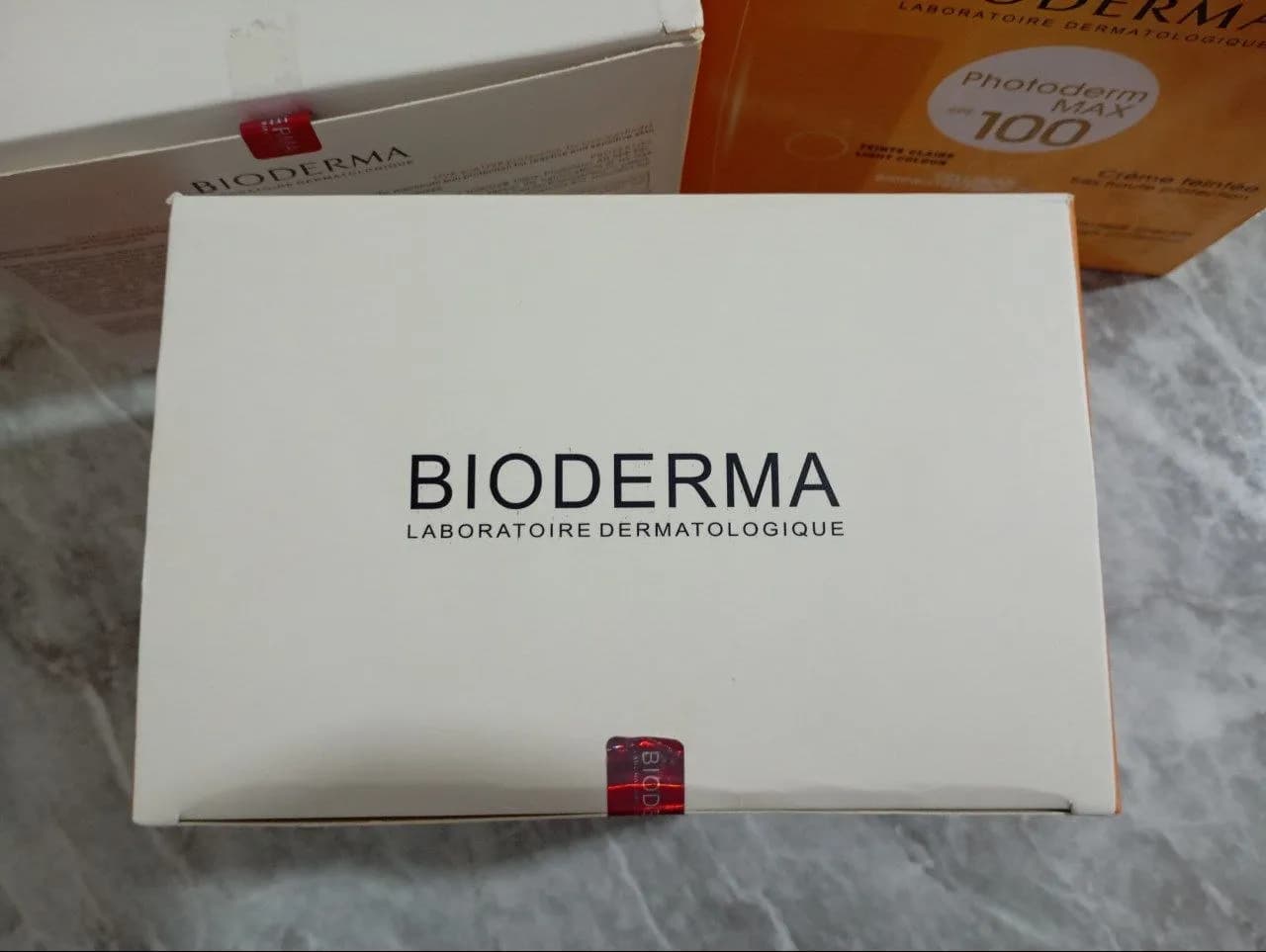 کرم ضدآفتاب بایودرما بی رنگ SPF 50 حجم 30 میل | محافظت کامل بدون سفیدک — تصویر ۶