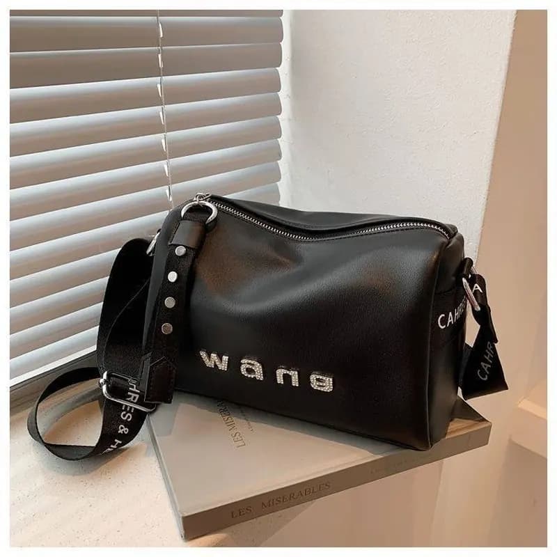 کیف دوشی اسپرت برند WANG | وارداتی با بند پهن — تصویر ۴