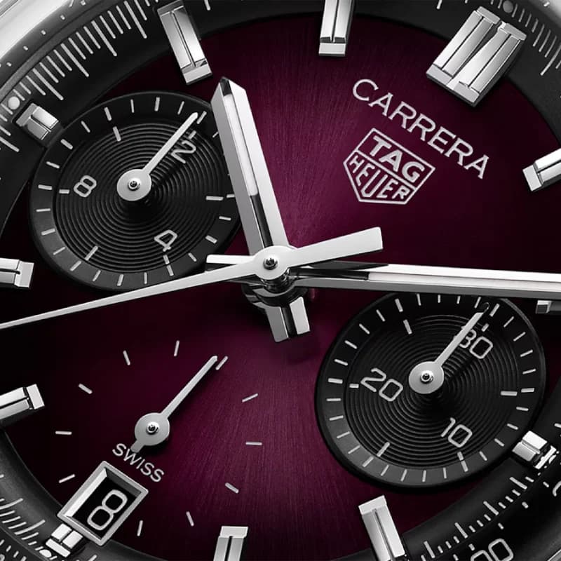 تگ هویر Carrera Chronograph Glassbox 39 استیل | صفحه بنفش دودی Sunray با سابدایالهای مشکی و بند چرمی مشکی سوراخدار | رفرنس CBS2219.FC6607 — تصویر ۷