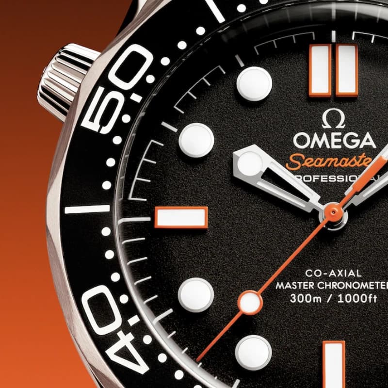 امگا سیمستر Diver 300M Co-Axial Master Chronometer 42، استیل، صفحه مشکی با جزئیات نارنجی و بند رابر نارنجی | رفرنس 210.32.42.20.01.006 — تصویر ۱۱