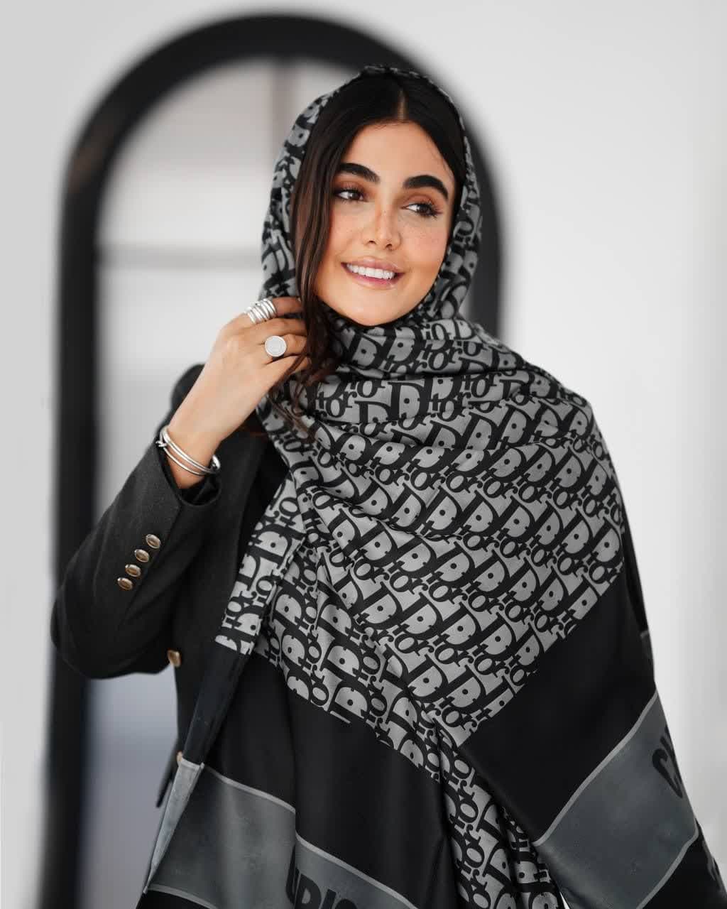 شال ابریشم توییل دور دست دوز — تصویر ۷