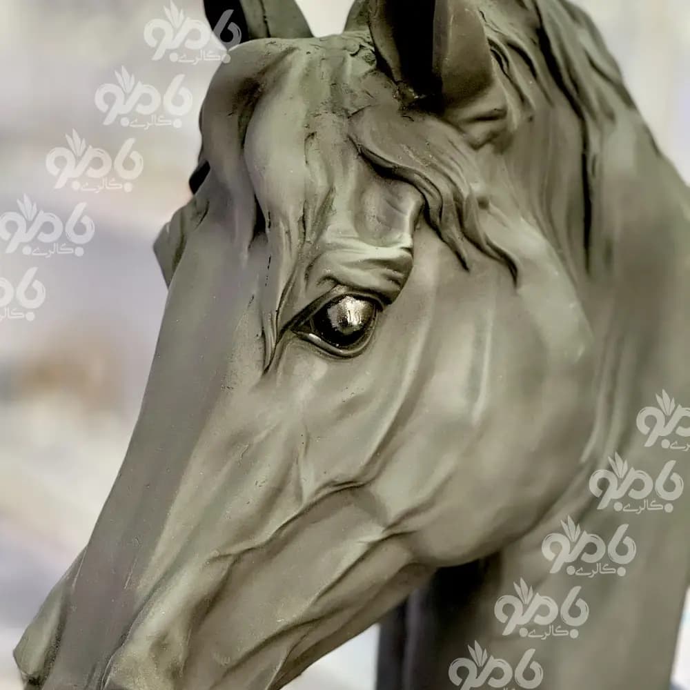 مجسمه رزین تکی کله اسب دیواری — تصویر ۲