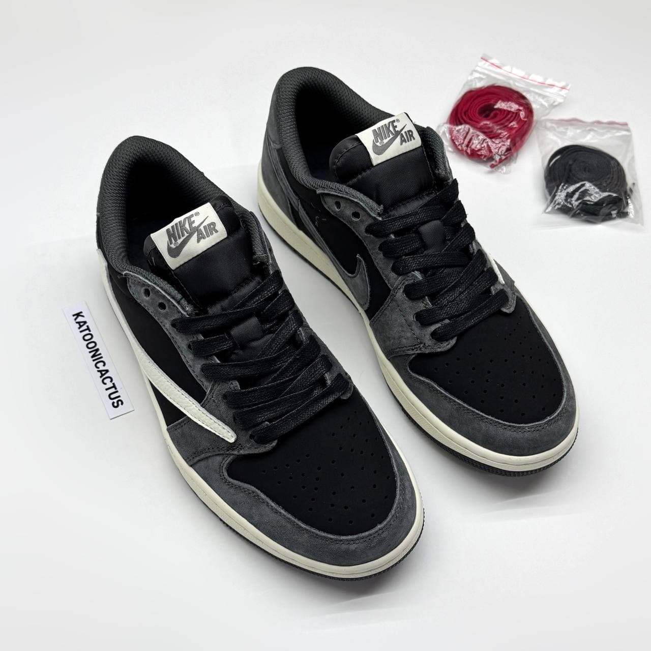 نایک ایر جردن وان لو تراویس اسکات مشکی طوسی سوئد NIKE AIR JORDAN 1 LOW TRAVIS SCOTT SUED — تصویر ۸