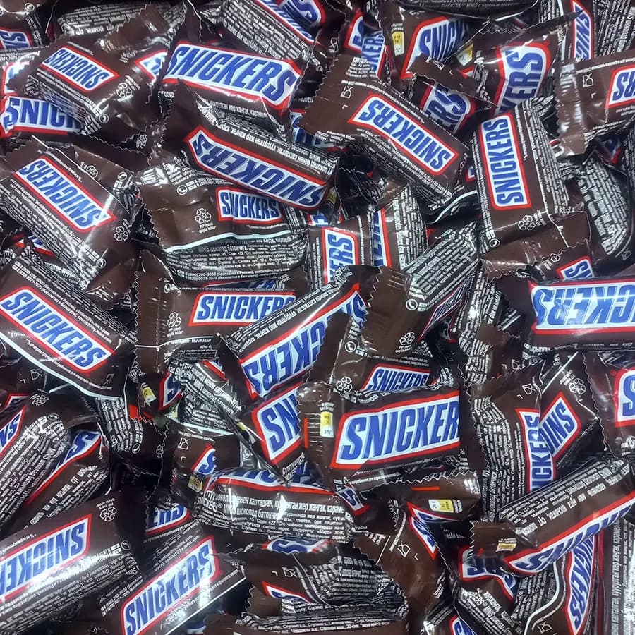 شکلات اسنیکرز مینی (SNICKERS) با مغز کارامل نرم و بادامزمینی 1 کیلویی — تصویر ۲