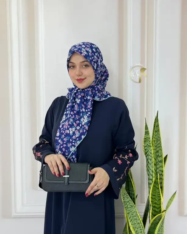 روسری سوپر نخ بنفش گلریز قواره متوسط