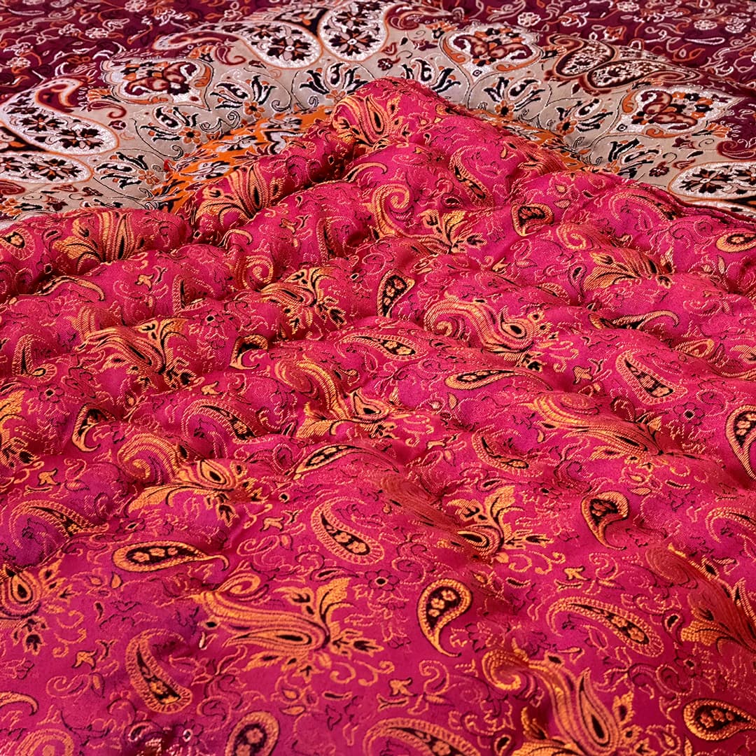 لحاف کرسی رنگ قرمز طرح شاهنشین دست دوز ترمه و مخمل — تصویر ۸