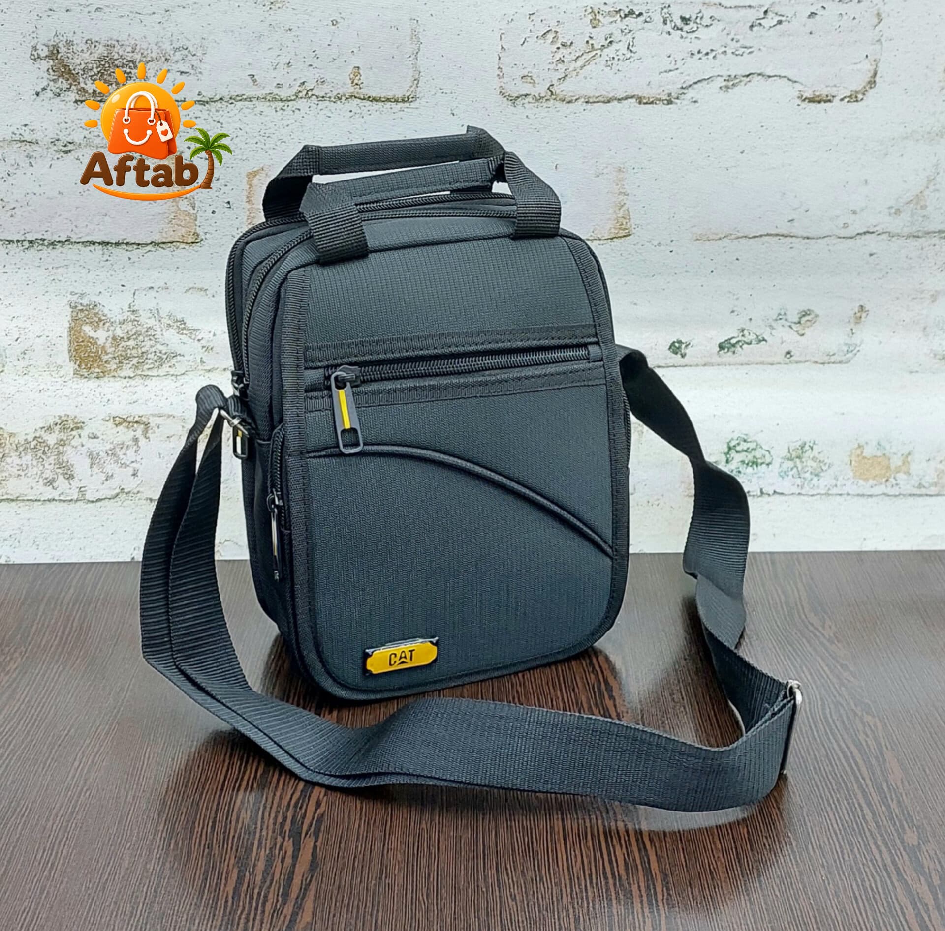 کیف دوشی برزنتی مردانه اسپورت درب جلو هلال CAT بزرگ