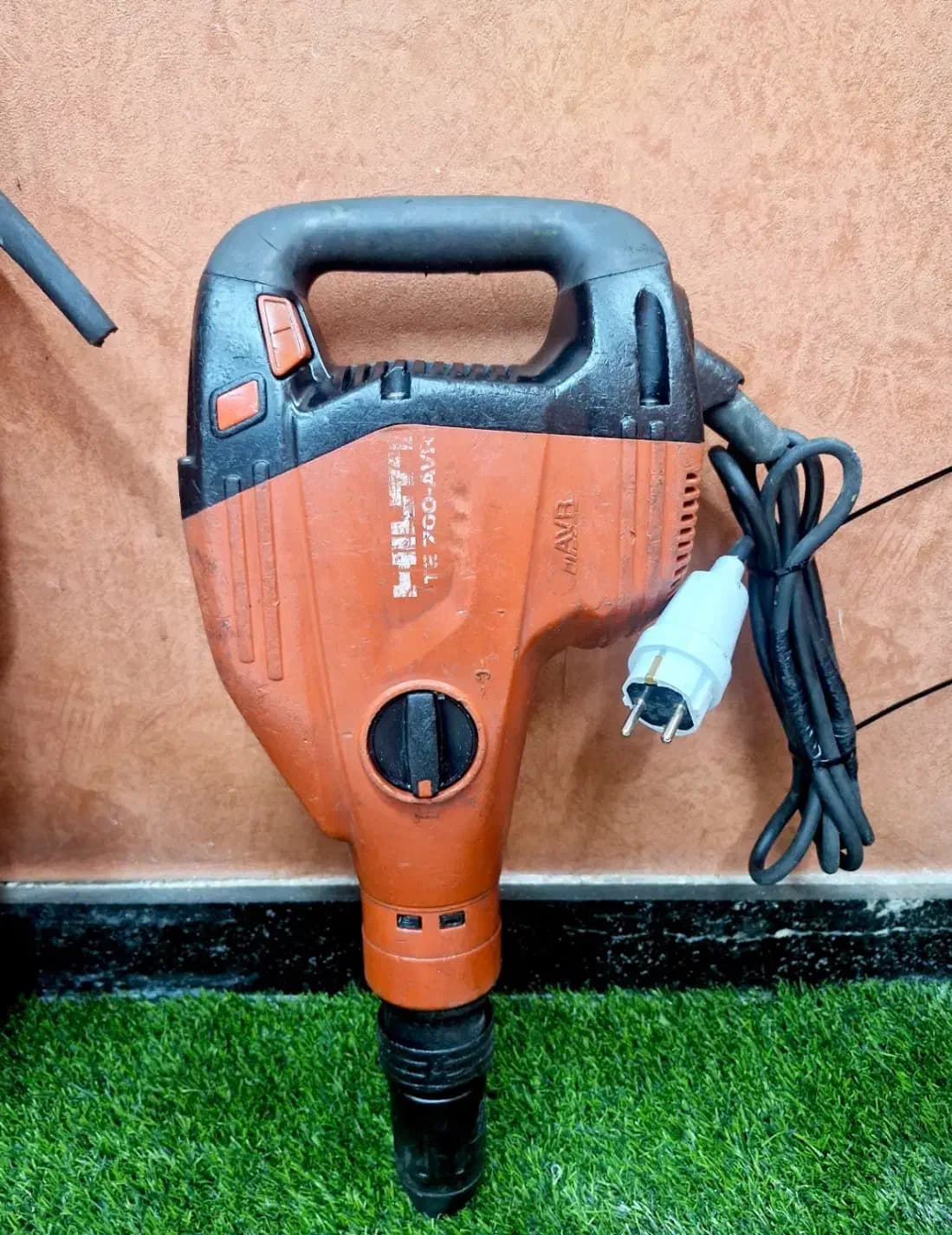 چکش تخریب بتُنکن هیلتی مدل Hilti TE 700-AVR (استوک) 
