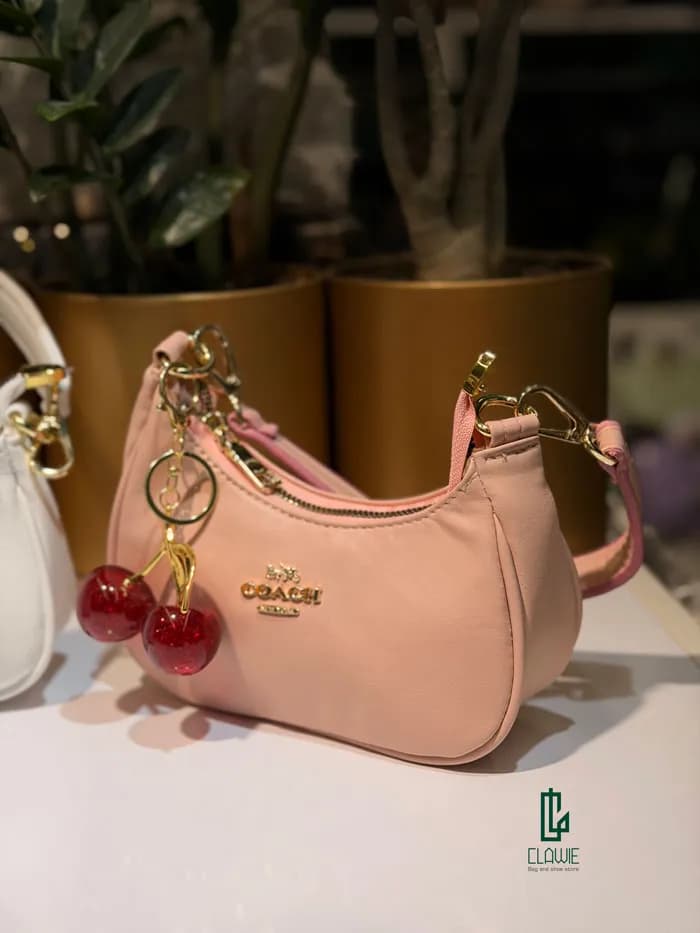 کیف زنانه.دخترانه : coach پاسپورتی — تصویر ۹