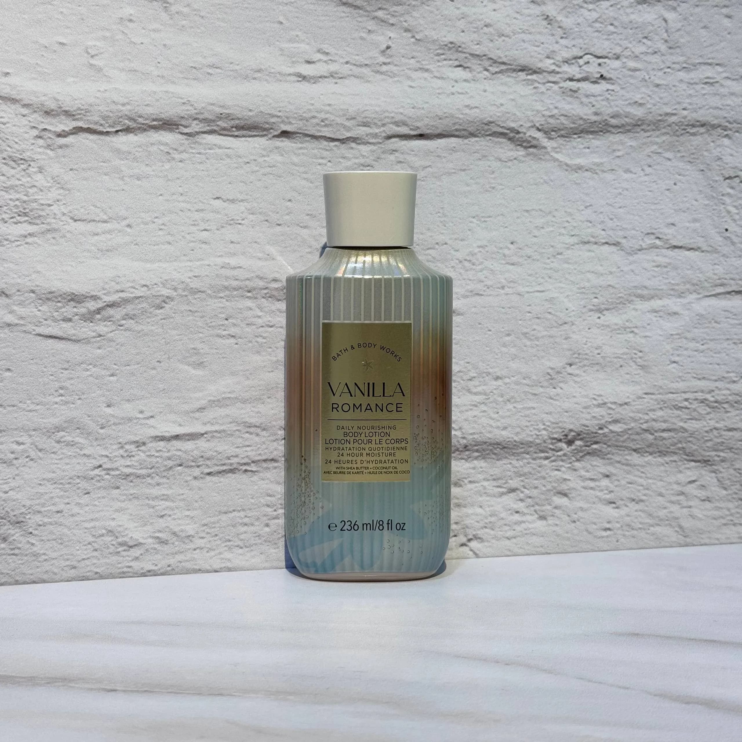لوسیون بدن بث اند بادی ورکس مدل Vanilla Romance حجم 236 میل Bath & Body Works Vanilla Romance Body Lotion