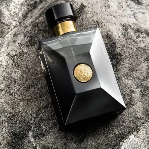 عطر مردانه ورساچه عود نویر ادو پرفیوم Versace Pour Homme Oud Noir Eau de Parfum — تصویر ۴