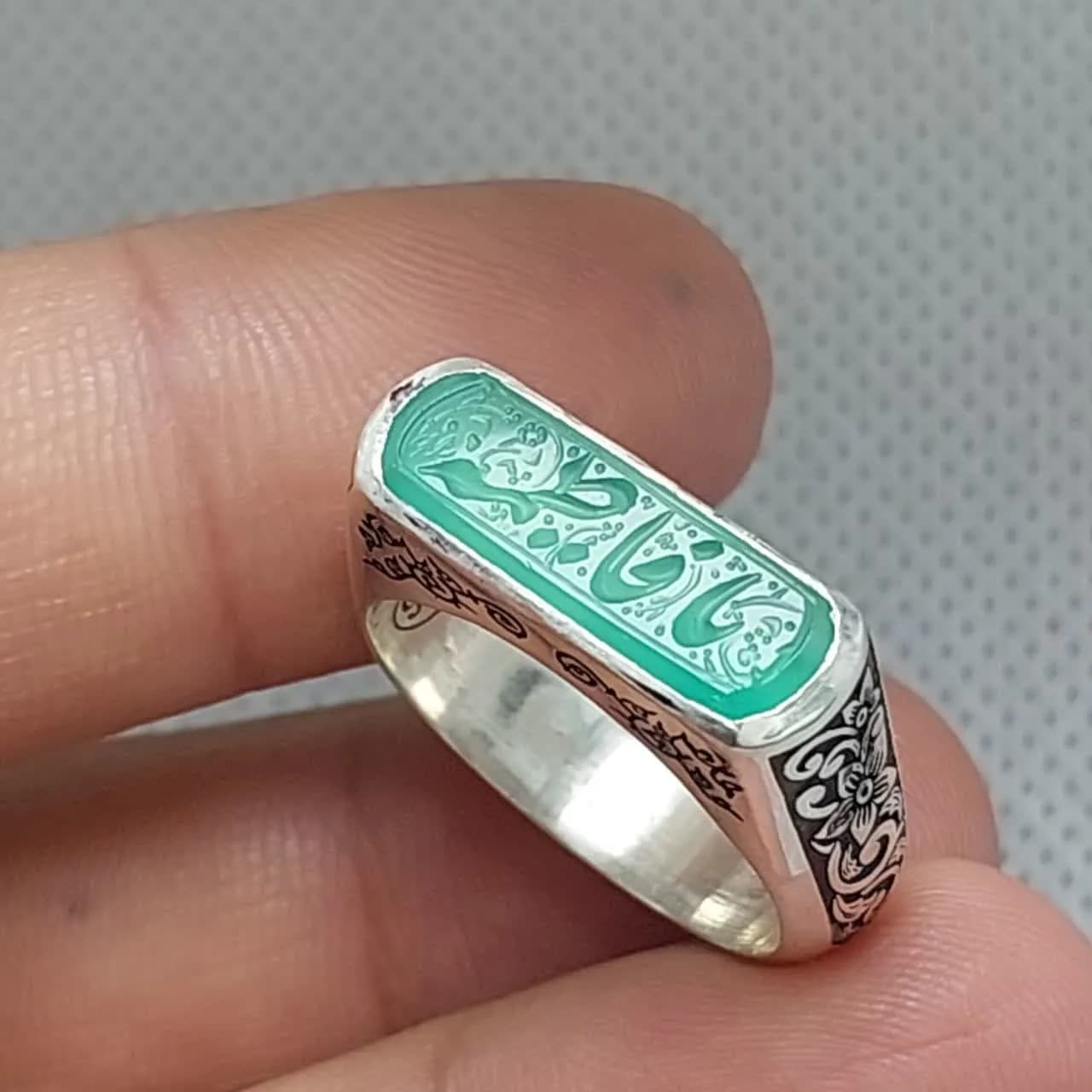 انگشتر نقره باسنگ عقیق سبز حکاکی یا فاطمه 1752 — تصویر ۶