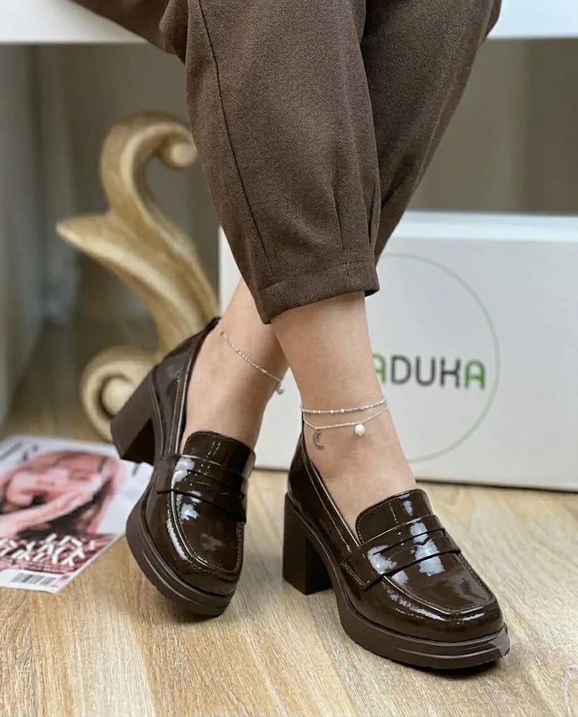 کفش زنانه پاشنه 7 سانت زیره پیو پنجه مربعی ورنی کد 30225 — تصویر ۸