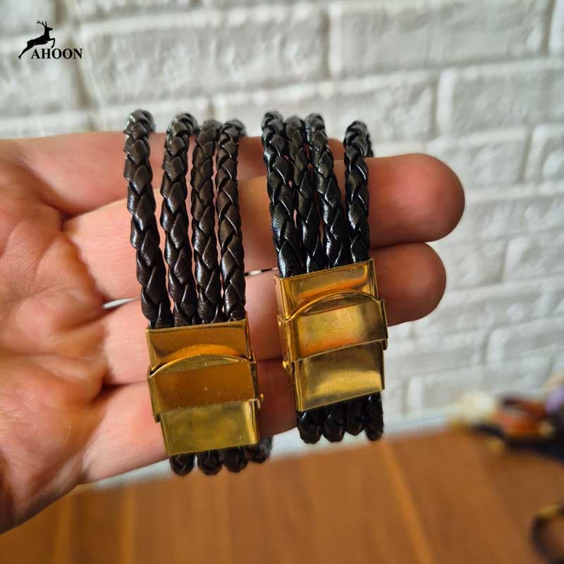 دستبند چرم طبیعی مدل بافت چهارلاین با جعبه مخصوص هدیه — تصویر ۳