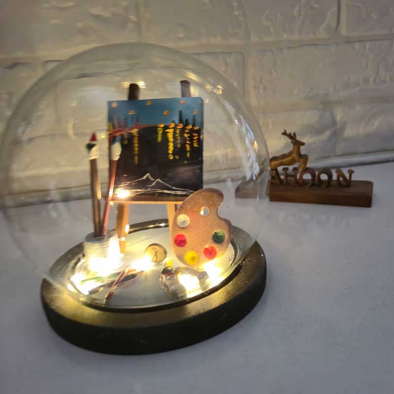 گوی مینیاتوری نماد هنر نقاشی با ریسه — تصویر ۳