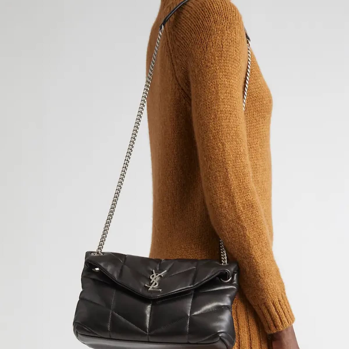 کیف ایوسن لورن (Saint Laurent Loulou bag) — تصویر ۹
