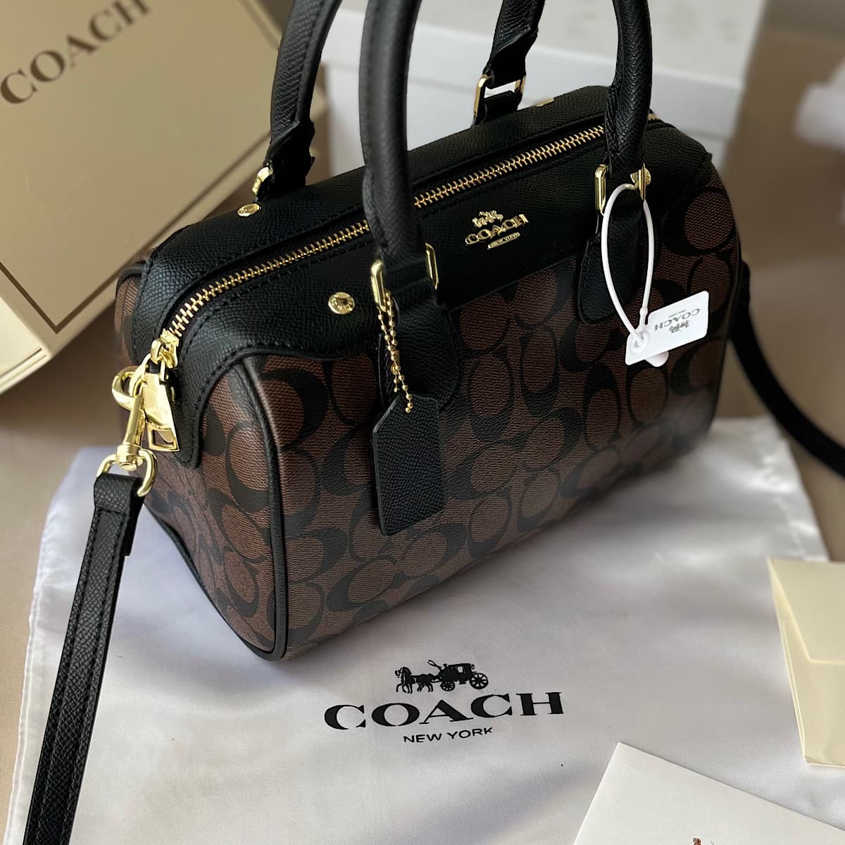 کیف کوچ صندوقی (Coach) — تصویر ۳