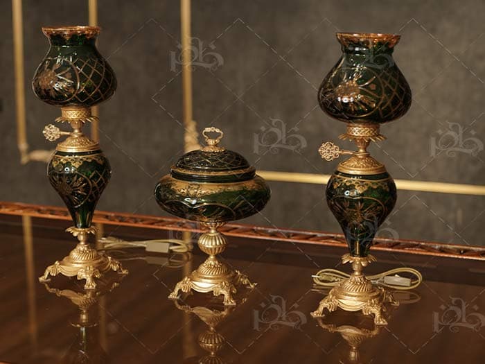 شمعدان و شکلات خوری کریستال سبز — تصویر ۳