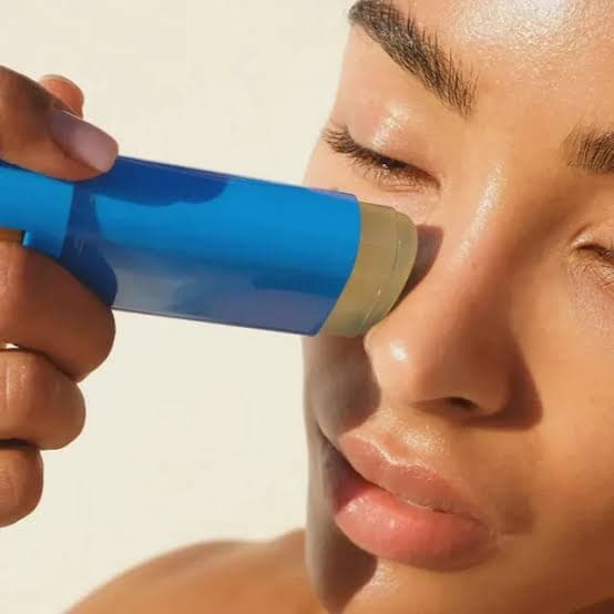 ضدآفتاب استیکی شیسیدو اصل SPF50 وزن 20 گرمShiseido — تصویر ۳