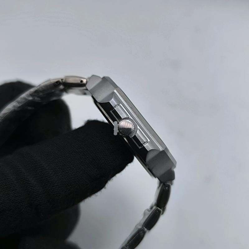 ساعت پتک فیلیپ مردانه مربعی تاریخ دار – نقره ای صفحه سبز – 221002 — تصویر ۶