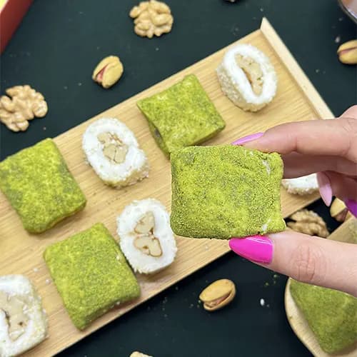 لوکوم لبنانی با مغز نوتلا و پسته (300 گرم)