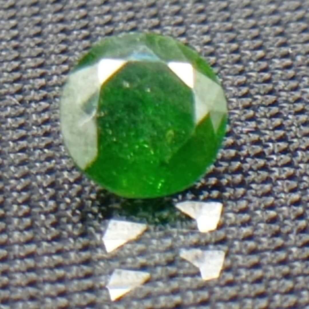 جواهر دمانتوئید D77