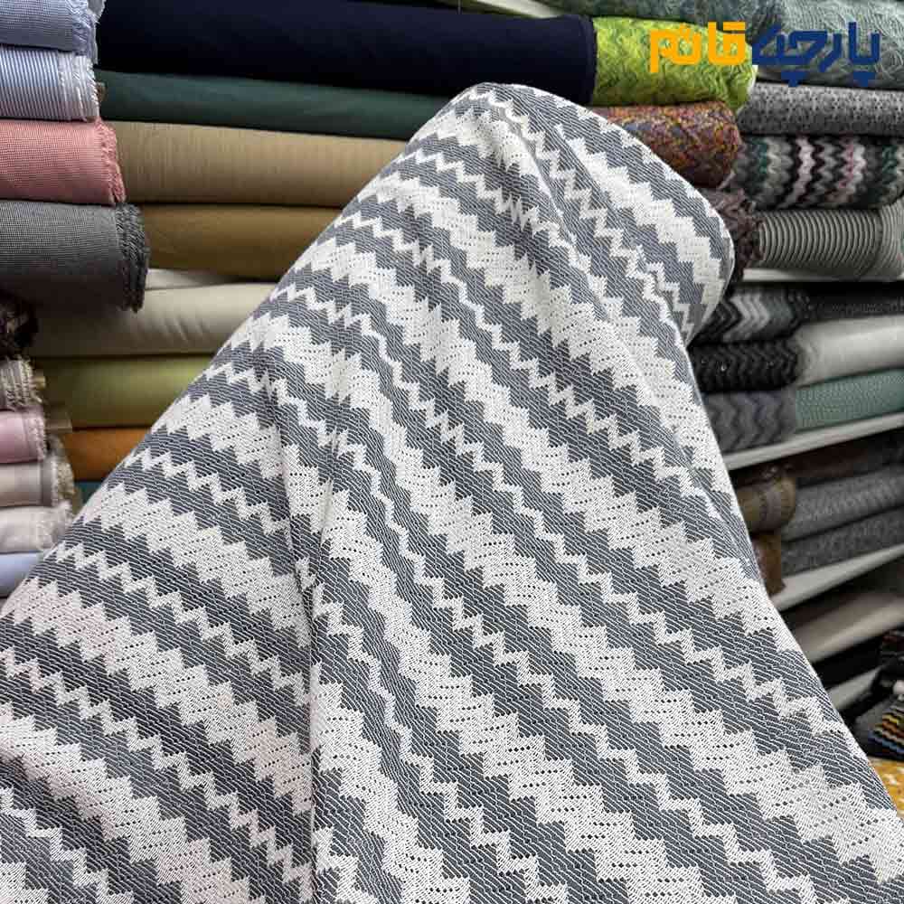 پارچه تابستانه میسونی بهاره ایتالیایی طرح برجسته رنگ آبی جین و سفید عرض 145 کد 12197