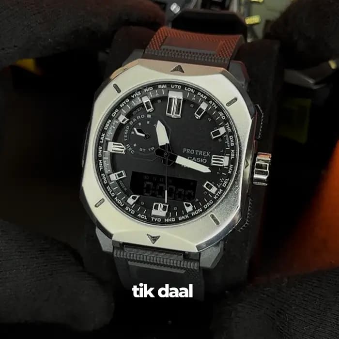 ساعت جی شاک پرو ترک فلزی نقره ای بند مشکی | G-SHOCK PRO TREK — تصویر ۲