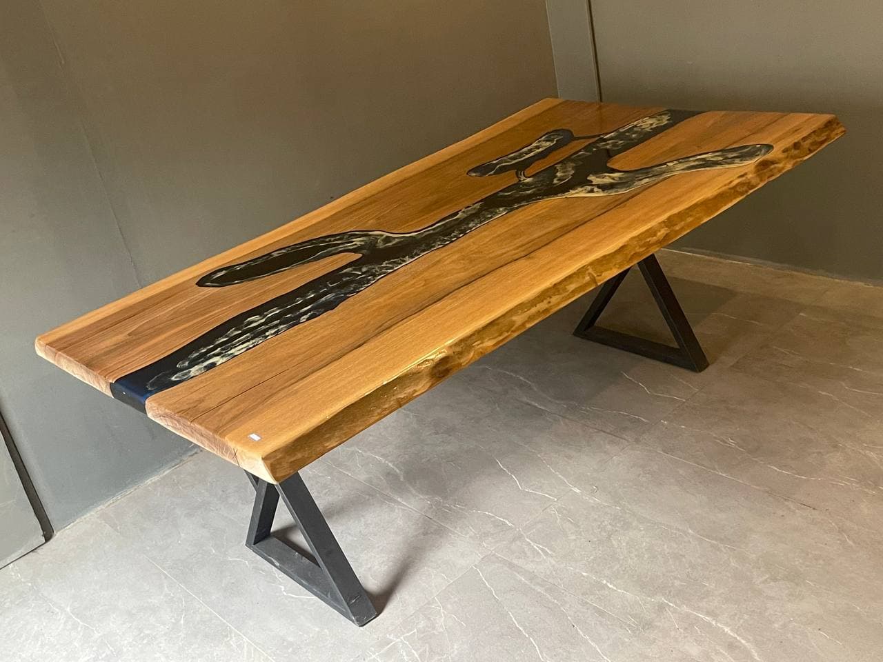 میز اداری چوب گردو رستیک — تصویر ۴