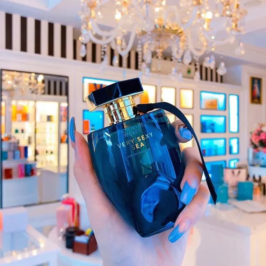 عطر ادکلن ویکتوریا سکرت وری سکسی سی زنانه اصل — تصویر ۶