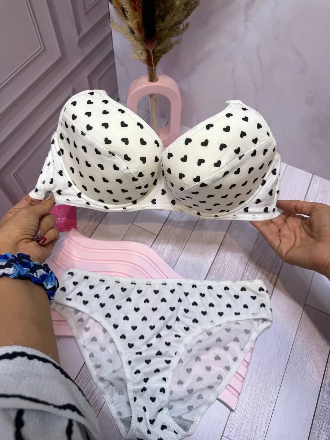 ست شورت و سوتین نخی پنبهدوزی فنردار بدون اسفنج روزانه طرح قلب — تصویر ۵