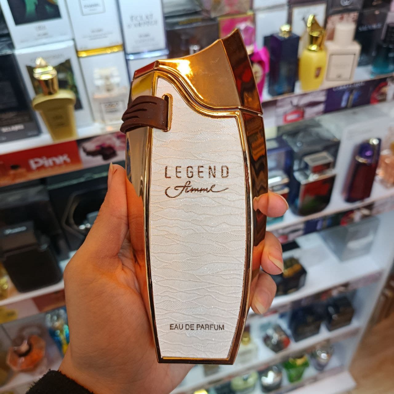 ادکلن legend طلایی — تصویر ۲