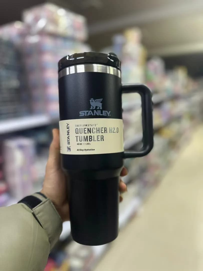 تراول ماگ طرح استنلی دسته دار Stanley quencher حجم 1.8 لیتر — تصویر ۳